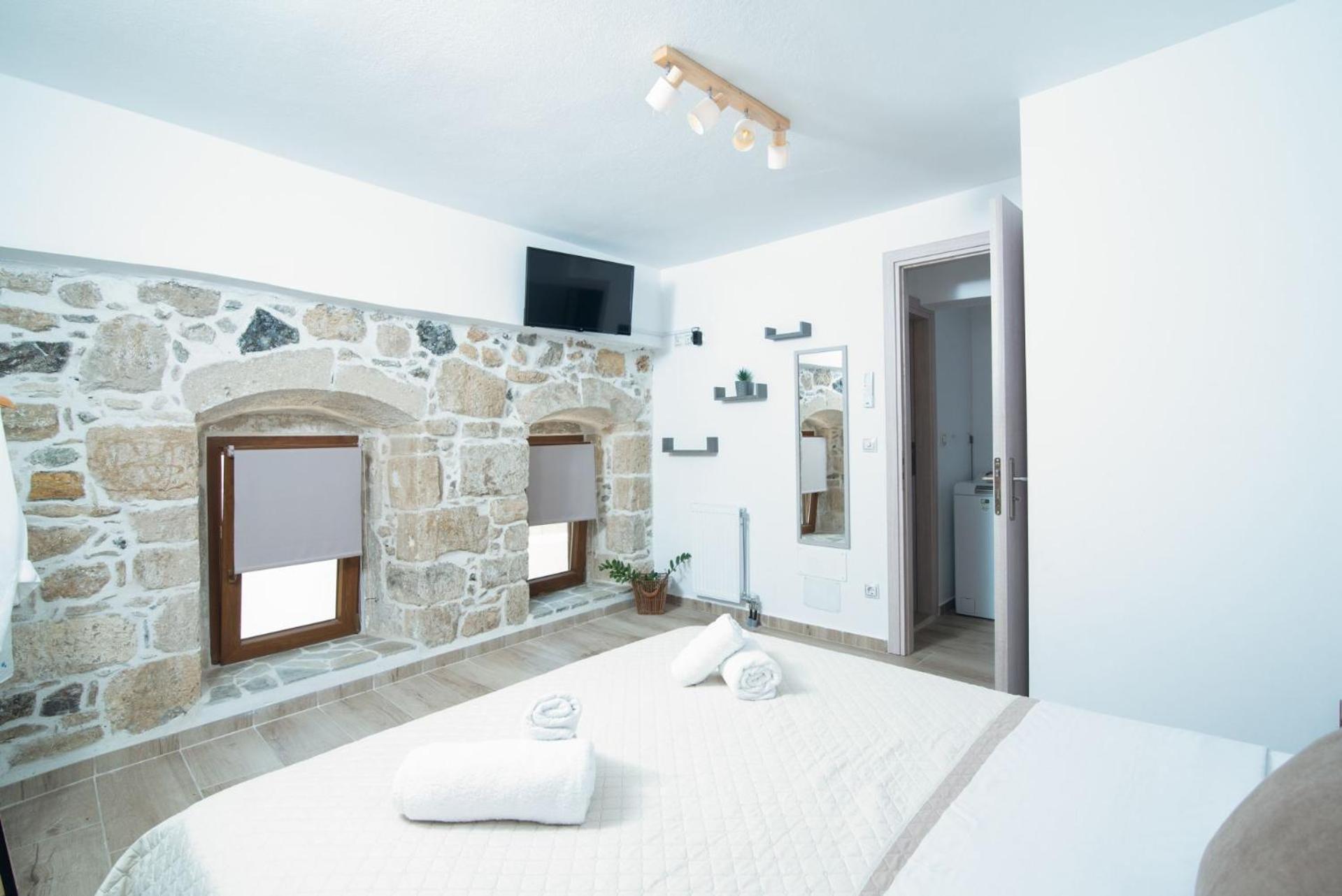 Stone House Elefteria Near Matala Beach Petrokefalion Exterior photo